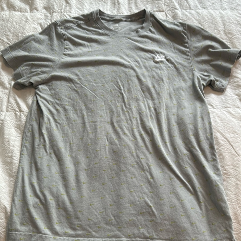 Nike tee